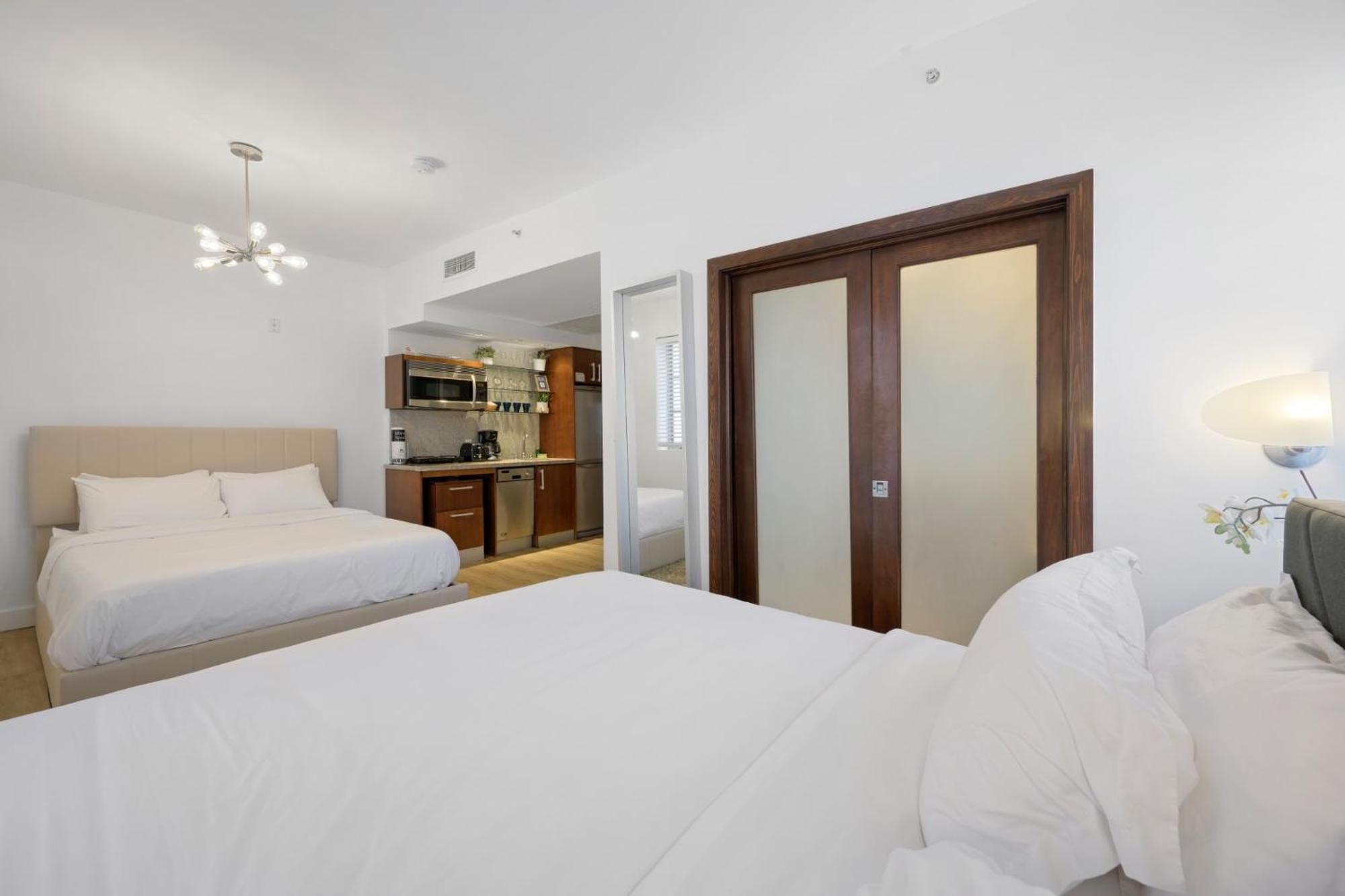 Ocean Drive Apartments With Rooftop Pool, South Beach, Miami Маями Бийч Екстериор снимка