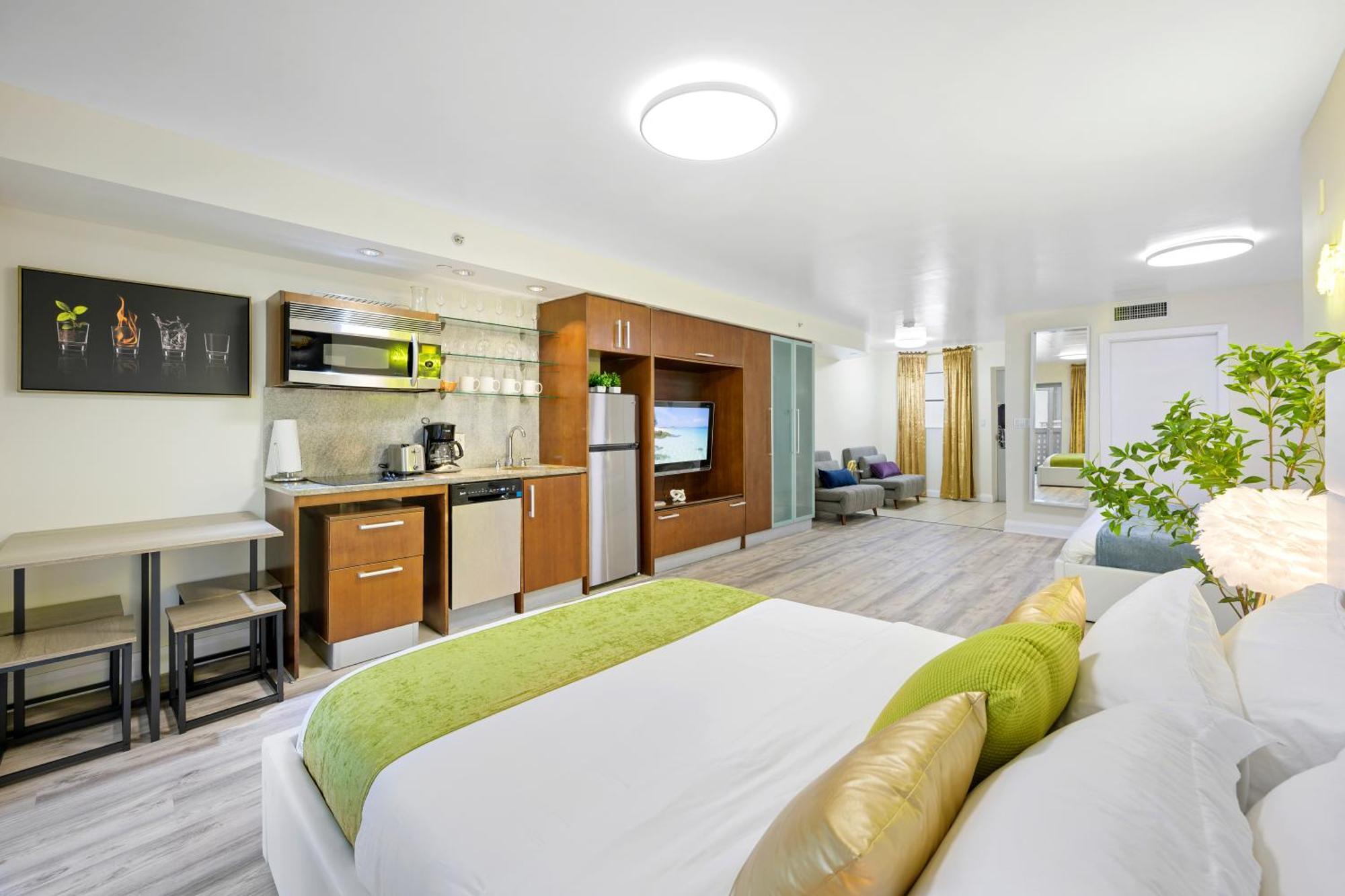 Ocean Drive Apartments With Rooftop Pool, South Beach, Miami Маями Бийч Екстериор снимка